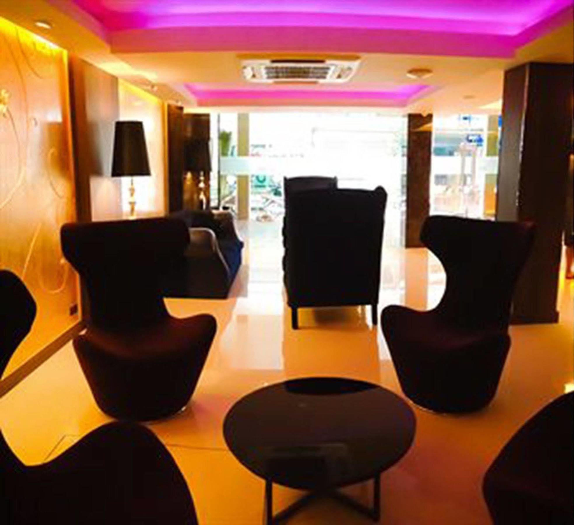 Icheck Inn Nana By Aspira Bangkok Exteriör bild